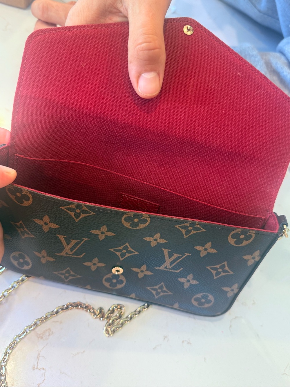 Louis Vuitton Monogram Pochette Felicie! Perfect condition and barely used! - Picture 3 of 6